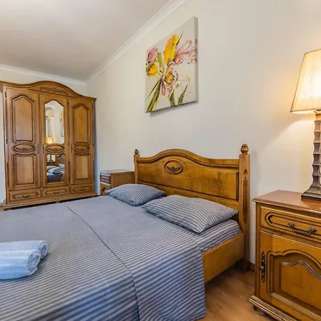 Apartment 2-кімнатні в центрі, м. палац спорту Kyiv
