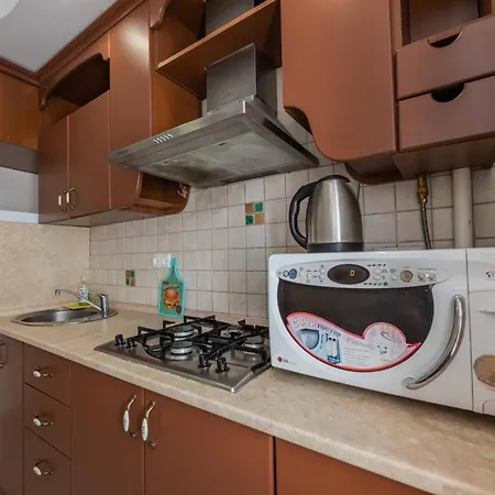 Apartment 2-кімнатні в центрі, м. палац спорту