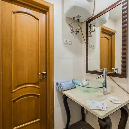 Apartment 2-кімнатні в центрі, м. палац спорту Kyiv