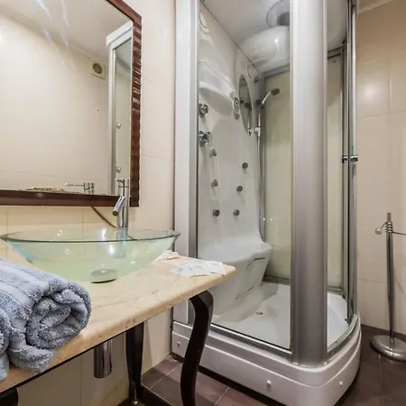 2-кімнатні в центрі, м. палац спорту Apartment Kiew